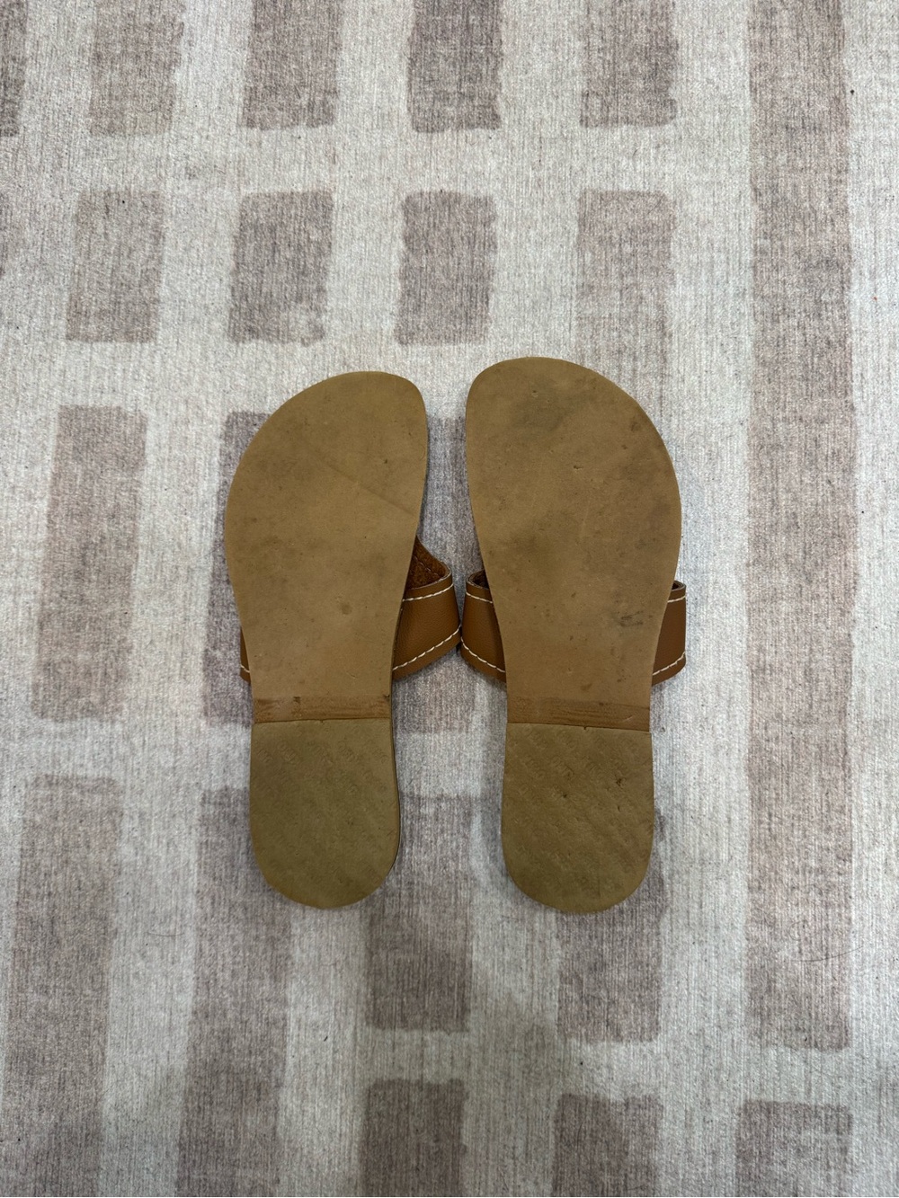 Women's Kino Tan Leather Thong Sandals with Contrast Stitching - Picture 5 of 7